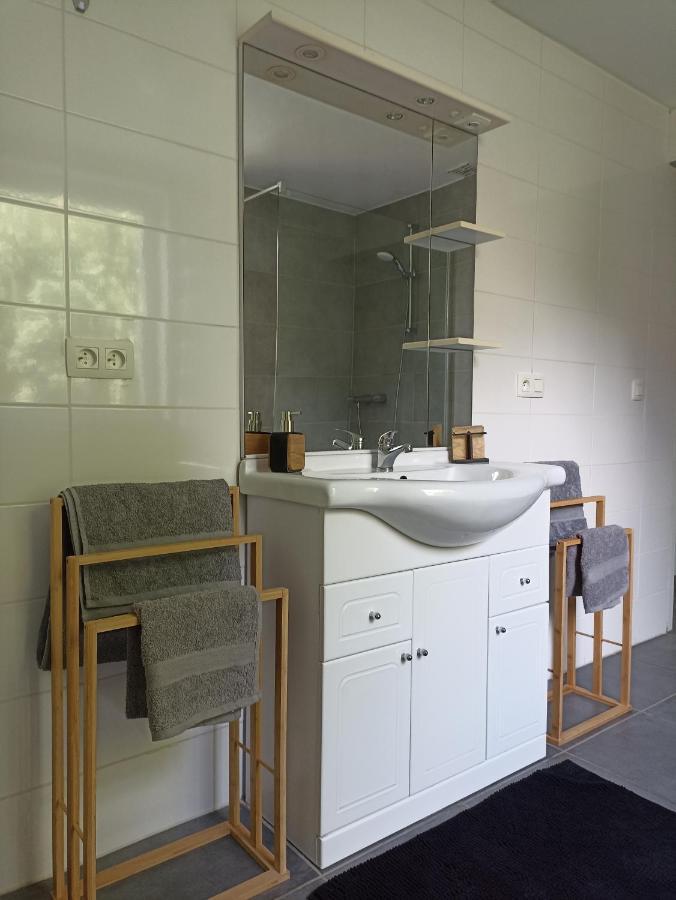 Loft Paisible Sur Les Hauteurs Du Centre Ville 스파 외부 사진